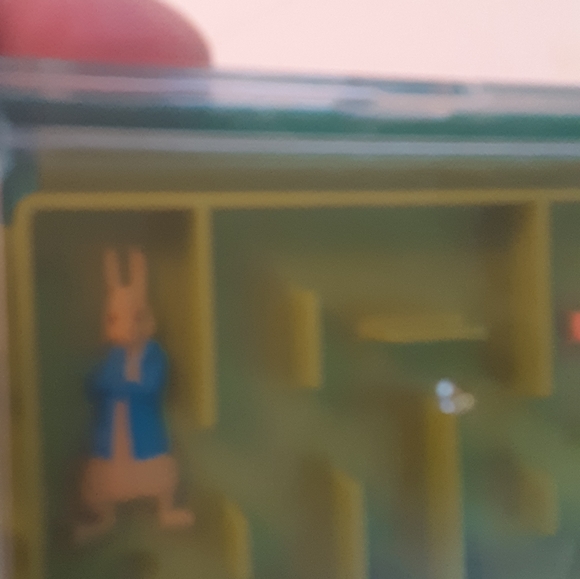 2017 McDonald's Peter the Rabbit Tilt Table Marble Game Happy Meal Toy - Picture 3 of 7